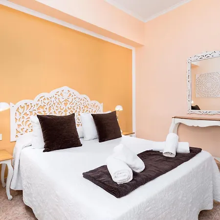 Home2book Tinajas B, Charming